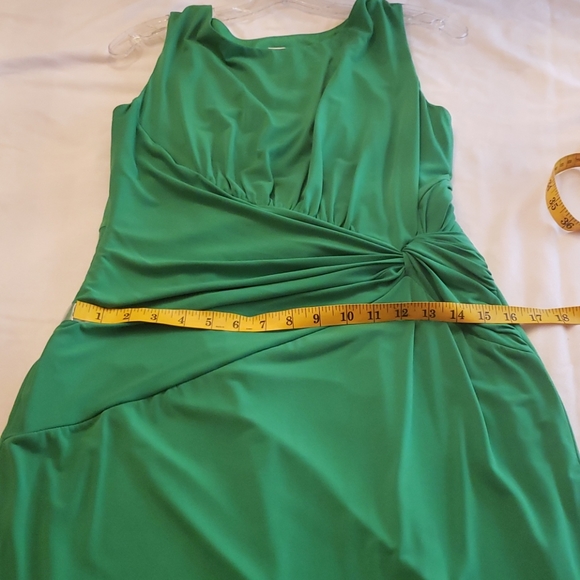 Dress - Picture 3 of 4